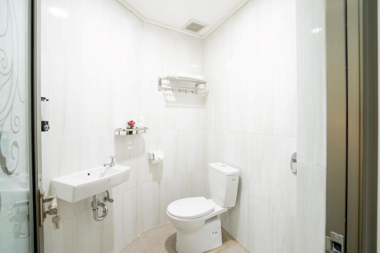 Oki Taru Residence Kuta Lombok Exterior foto